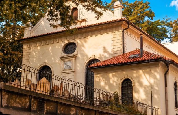 Prague Jewish Quarter Walking Tour with Admission Tickets