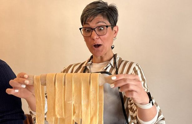 Florence: Pasta Cooking Class with Tiramisu & Gift Apron
