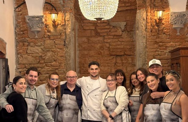 Florence: Pasta Cooking Class with Tiramisu & Gift Apron