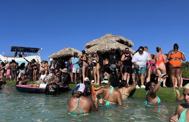 Week Ends Party Boat Punta Cana Adults only
