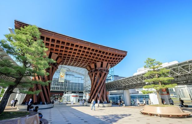 Kanazawa: Private Custom Tour with Local Guide