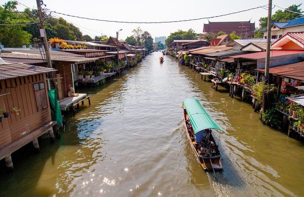 Wat Pak Nam Longtail Boat Tour with Flower Market in Bangkok
