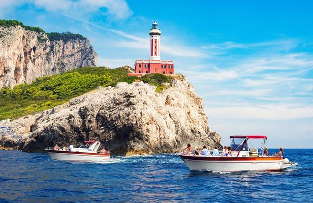 Capri Small Group Boat Day Tour with Transfer from Castellammare