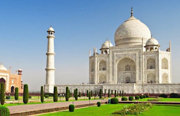 Sunrise Taj Mahal and Skip the Line from Delhi by Car