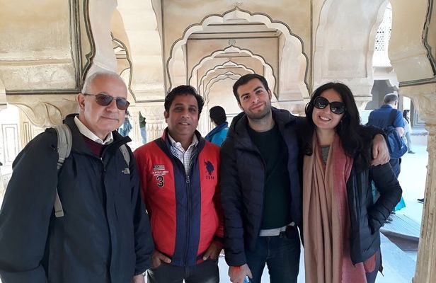 Full Day Jaipur Sightseeing Tour by Private Car with Guide