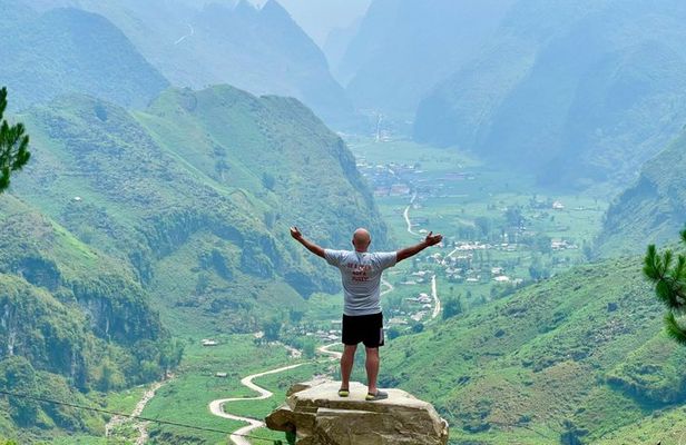 Ha Giang Loop 4 Days 3 Nights Small Group Tour with Easy Rider