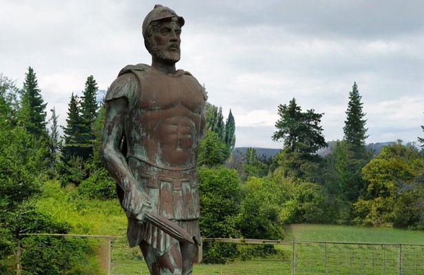 Full-day Tour: Marathon and Salamis with military expert