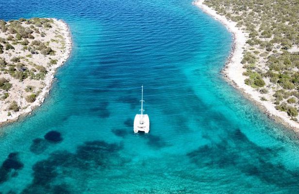 Athens Riviera Private Catamaran Cruise with Lunch & Drinks