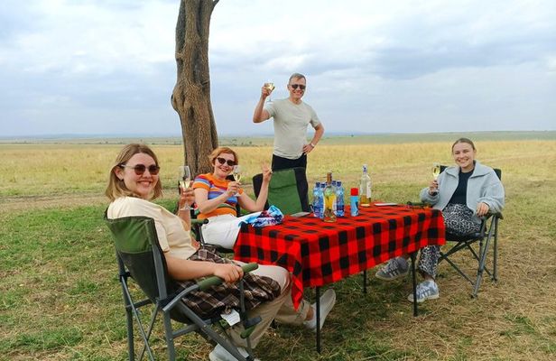 6 Days 5 Nights Kenya Safari Maasai Mara Nakuru and Naivasha Tour