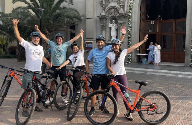 Lima Small-Group Bike Tour: Miraflores, Barranco & San Isidro