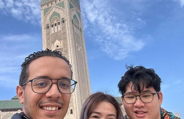 Casablanca Highlights Tour – Mosque, Corniche & Hidden Gems