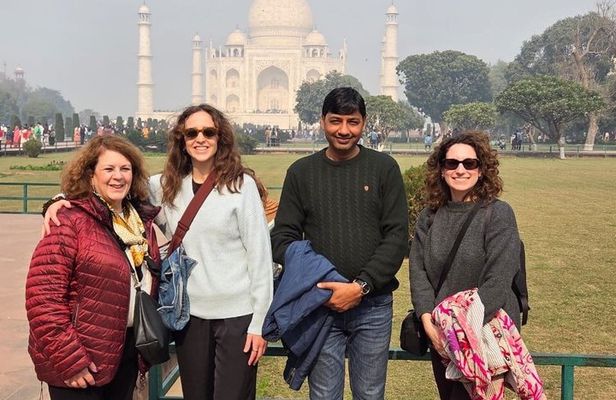 Same Day Agra Tour By Gatimaan Express Indias Fastest Train