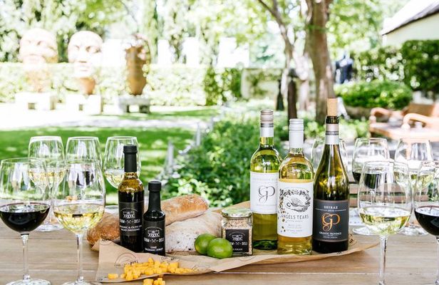 Full Day Wine Tour in Cape Winelands with Tastings