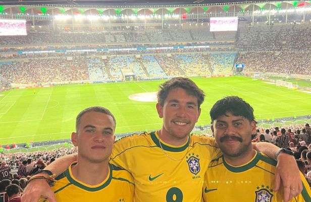 Football match in Maracana with transport & more travelers