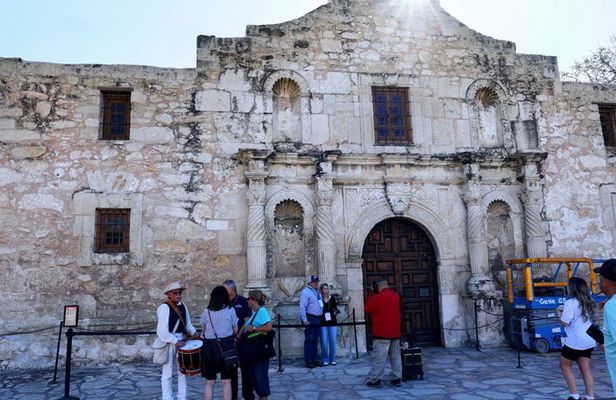 San Antonio and Missions Highlight Tour 3 Hours Small Group