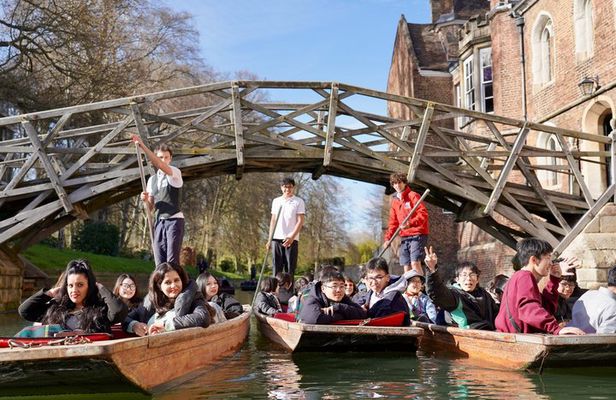 Cambridge Shared Punting Tour with English Commentary
