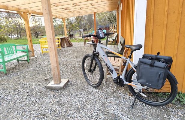 Grand Eidsvoll Farm Jumping E bike Tour