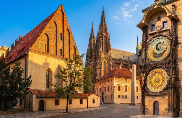 Prague TOP 3 TICKETS Prague Castle Astronomical Clock Jewish Town