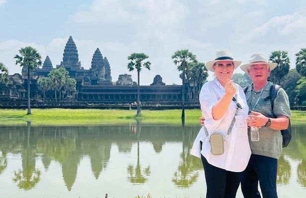 ONE FULL DAY-Tours, Beautiful SUNRISE at ANGKOR WAT Temple