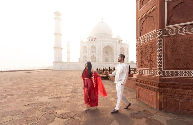 Same Day Taj Mahal, Fort & Baby Taj Tour from Delhi by Car