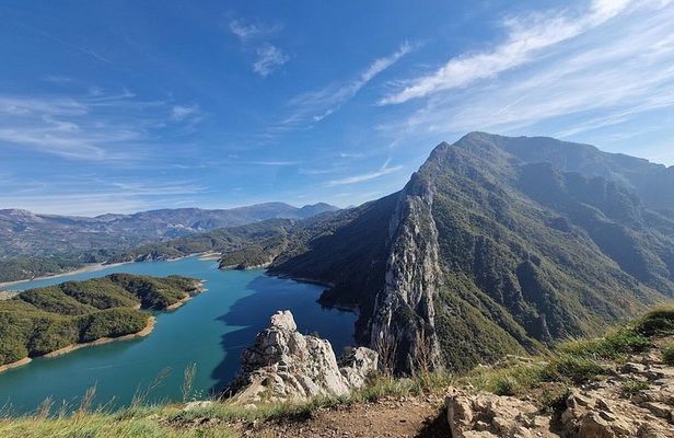 Day Trip to Bovilla Lake and Gamti Mountain Hike