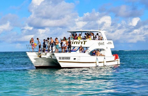 Punta Cana Sunset Party Boat With DJ And Drinks