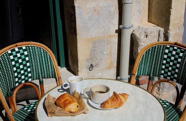 Vegan French Food and Historical Walking Tour in Bordeaux