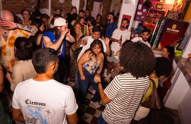 Friday Night Bar Crawl in Santa Marta, Colombia