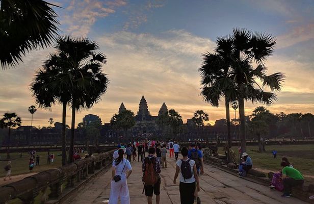 Angkor Wat Sunrise Private Tour