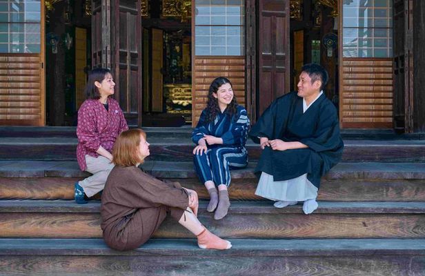 Private Temple Tour and Historical Town Walk near Kyoto