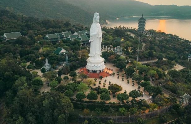 Da Nang: Lady Buddha & Marble Mountains Sunrise Tour