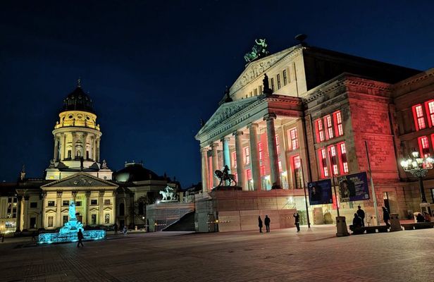 Berlin Sunset Illuminated Landmarks Walking Tour