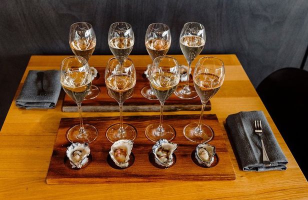 Printhie Wines Sparkling and Oyster Tasting