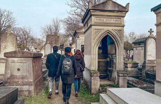 Private Père Lachaise Cemetery Tour: Famous Graves & Monuments