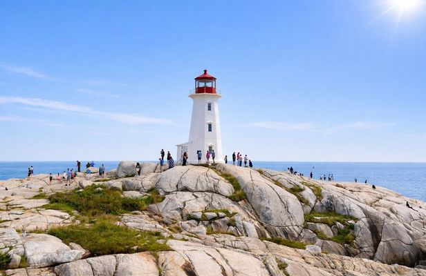 Private Peggy’s Cove and Halifax Highlights Guided Tour