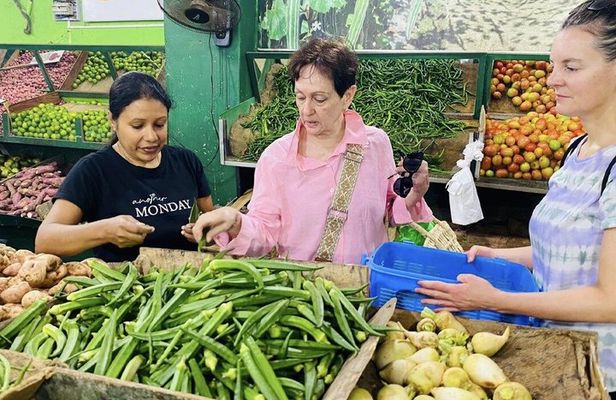 Market Tour and Cooking Class from Colombo