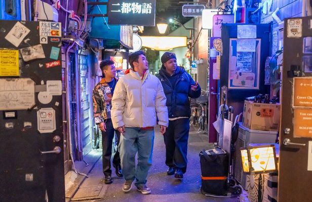 Tokyo: Nightclub, Rooftop, Music Bar, Golden Gai Crawl (3 Stops)