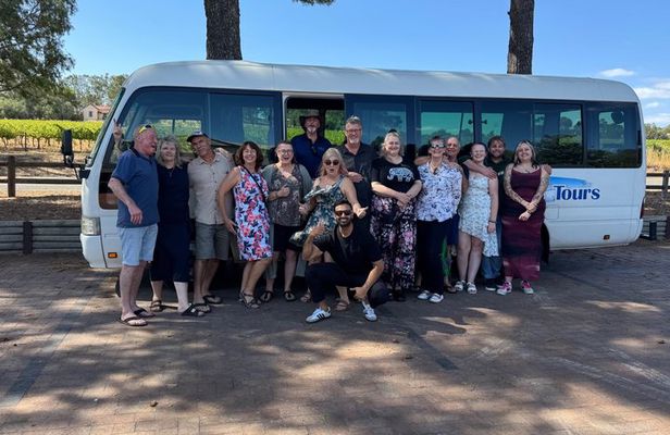 Adelaide Gems in a Day: Hahndorf, Glenelg Beach, City Tour 6.5hrs