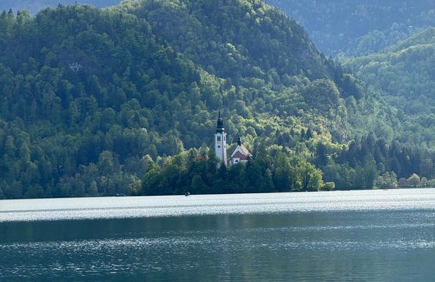 Private Tour Across Slovenia and Beyond with Transfer