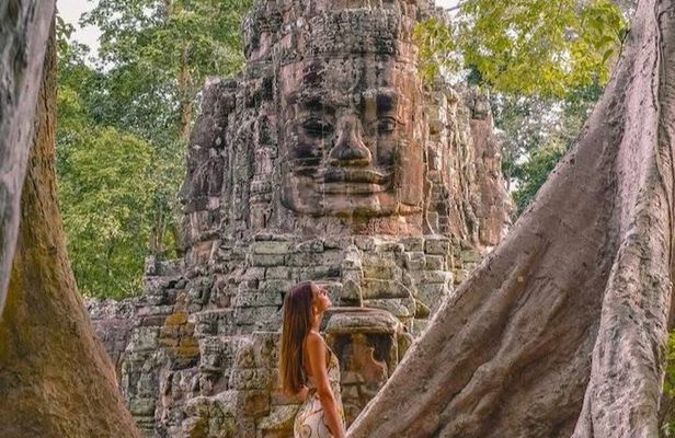 Private Custom Angkor Wat Tour with Local Guide