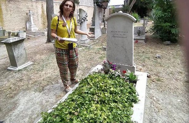 Guided Tour of San Michele Cemetery Island in Venice