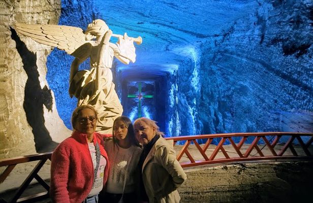 Tour Mina Sal Zipaquirá &Visit Rest. Andres Carnes Res Chia + 1