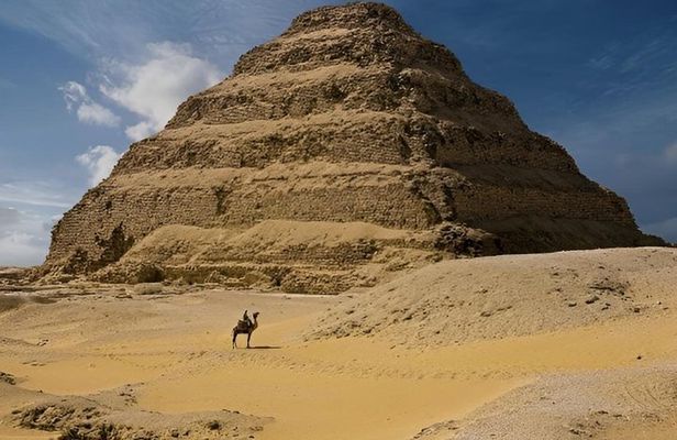 Saqqara Pyramid Private Tour by Limousine