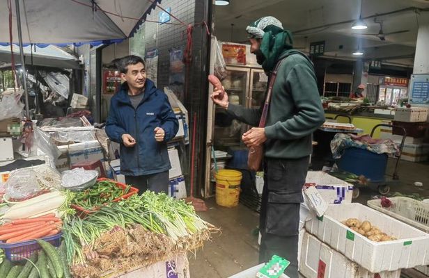 Be a Chongqinger - wet market tour &cooking class & paper cutting