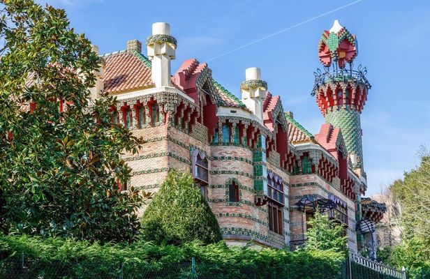 Day trip from Bilbao Capricho de Gaudi Santillana and Santander