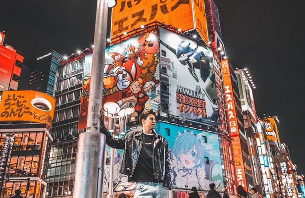 Shinjuku Neon Night Photo Tour with Pro Photographer