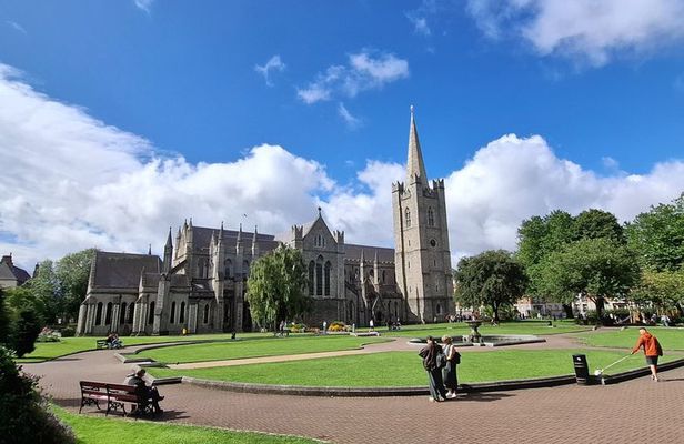 Dublin City Main Sights Private Walking Tour - 2 Hours 30 Minutes