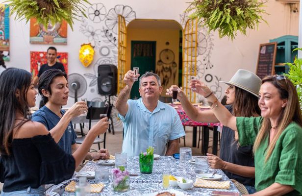 Versalles de Noche Dinner Tour with Vallarta Food Tours