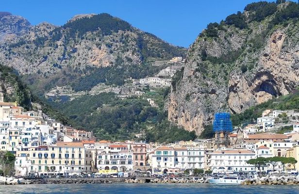 Tour from Naples: Sorrento, Positano and Amalfi with Boat Ride