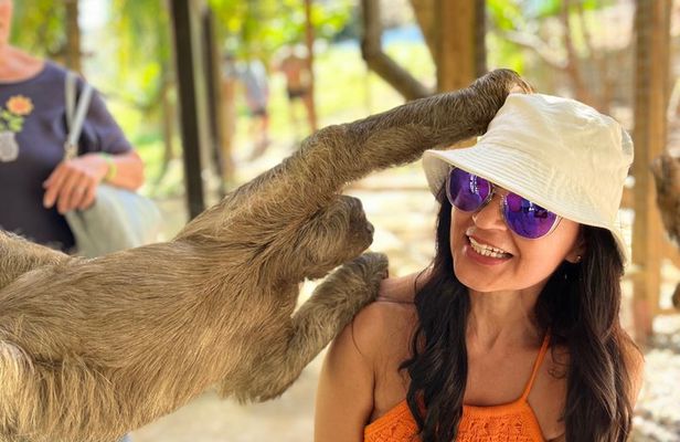 Roatan Private Excursión, Monkey & Sloth Sanctuary & Beach Break